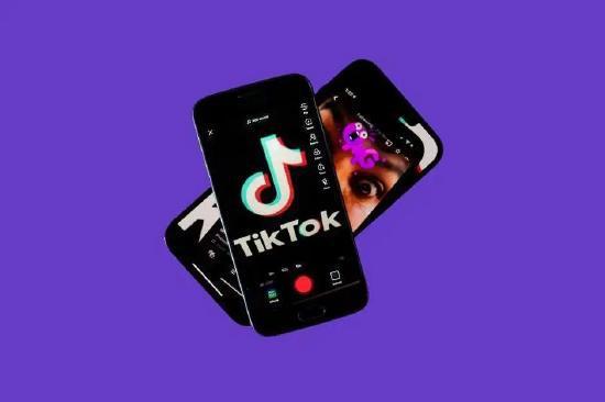 Why TikTok Is a Key Platform for Poets and Writers 